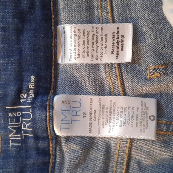 DENIM SHORTS TIME AND TRU. WOMEN'S. - Picture 2 of 6